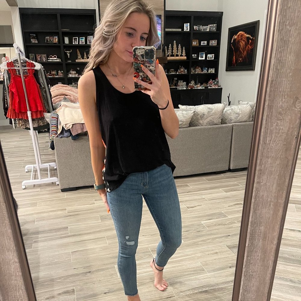 🌵Zenana outfitters floral tank🌵